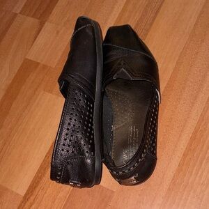 Toms Limited Edition Leather